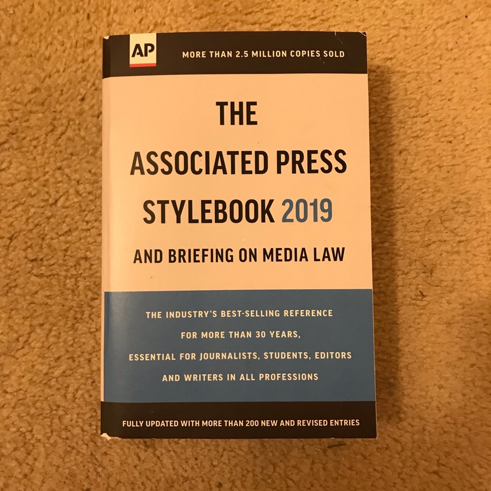 The Associated Press Stylebook 2019: & Briefing on Media Law